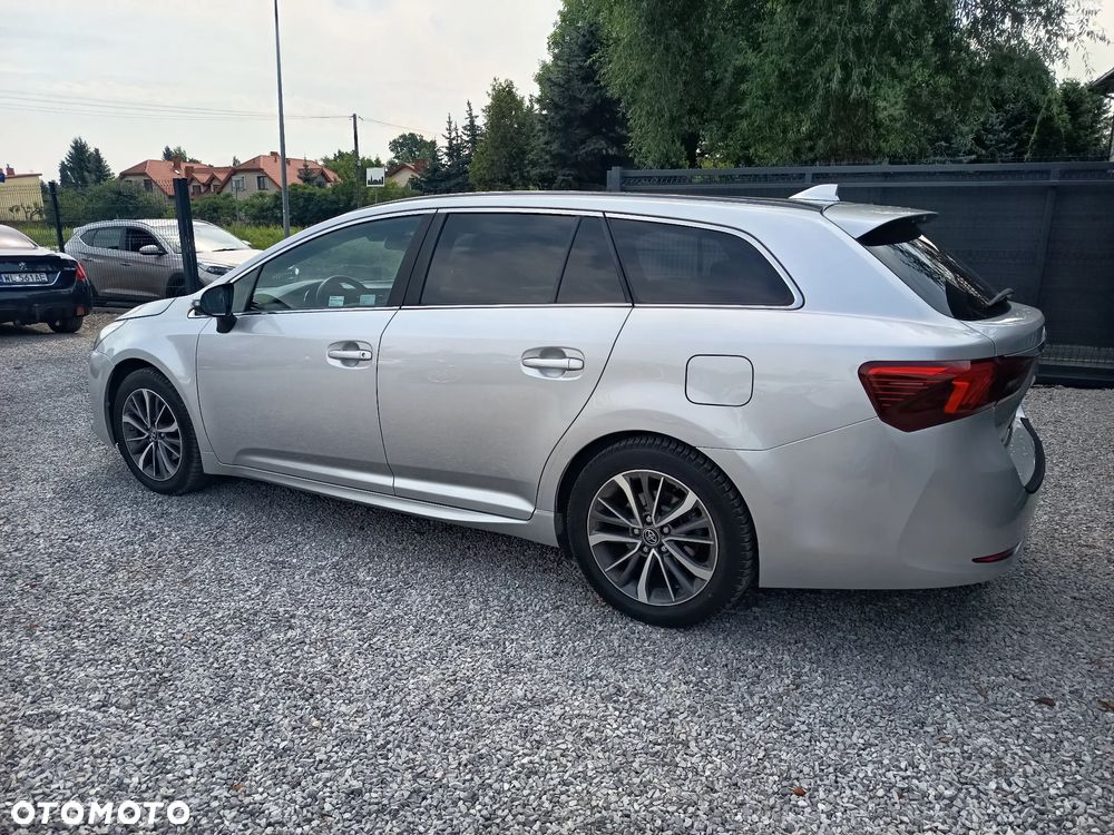 Toyota Avensis 1.8 Premium - 5