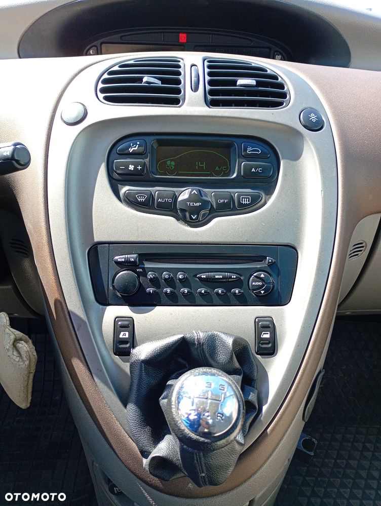 Citroën Xsara Picasso 1.8i Exclusive - 12
