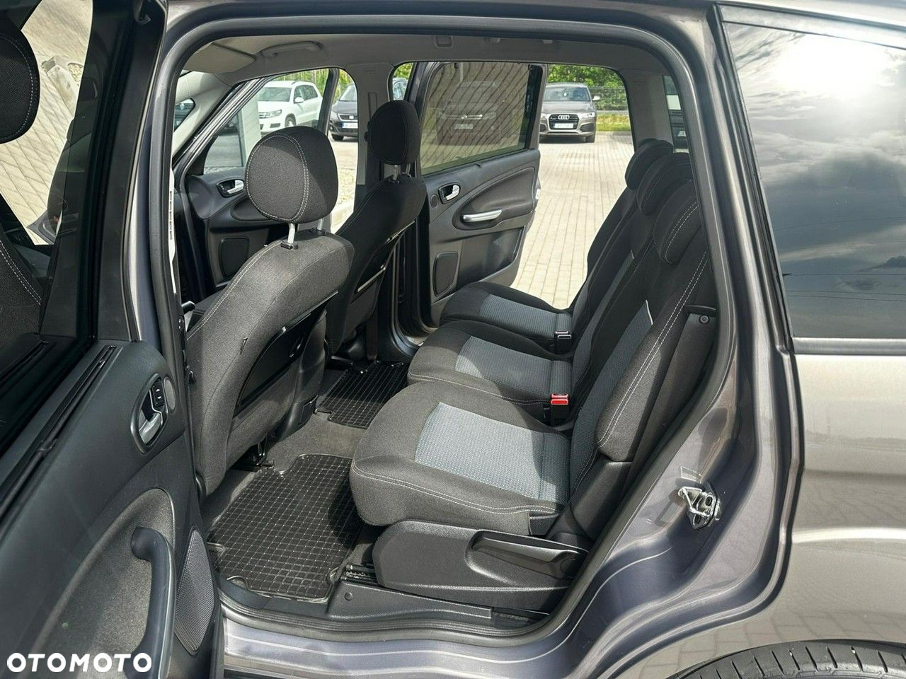 Ford S-Max 2.0 TDCi DPF Titanium - 13