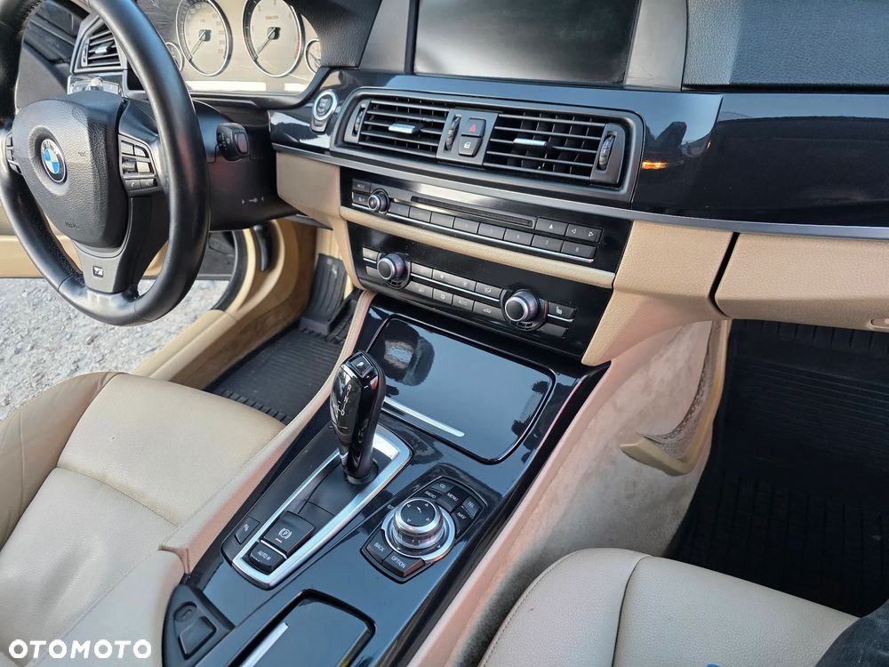 BMW Seria 5 520d Sport-Aut - 25