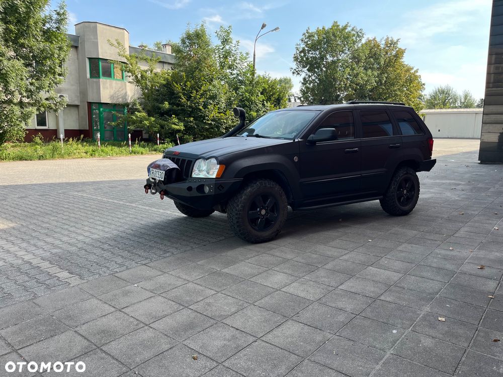 Jeep Grand Cherokee - 21