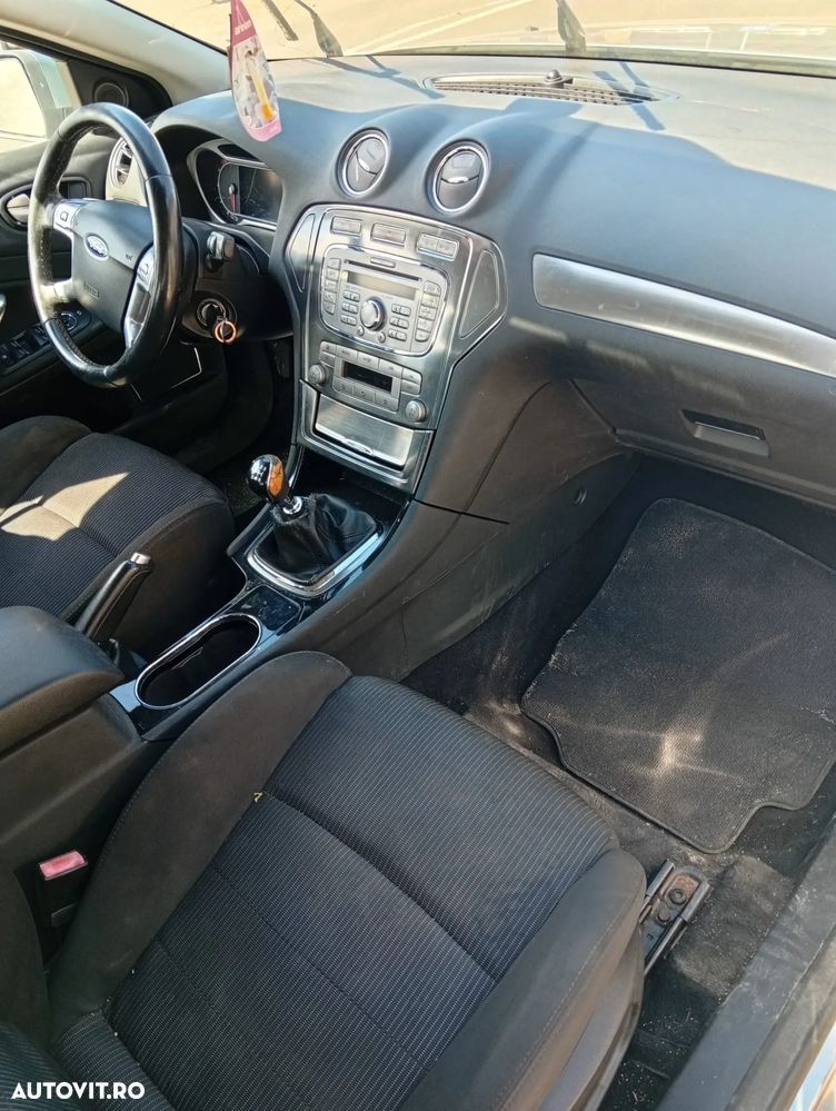 Dezmembrez Ford Mondeo MK IV - 8