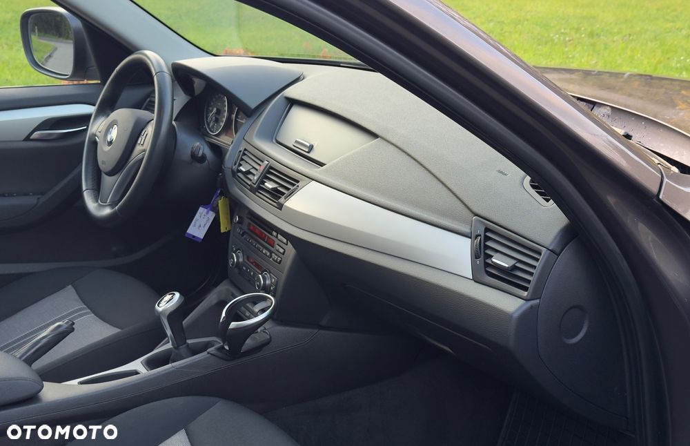 BMW X1 sDrive18d xLine - 12