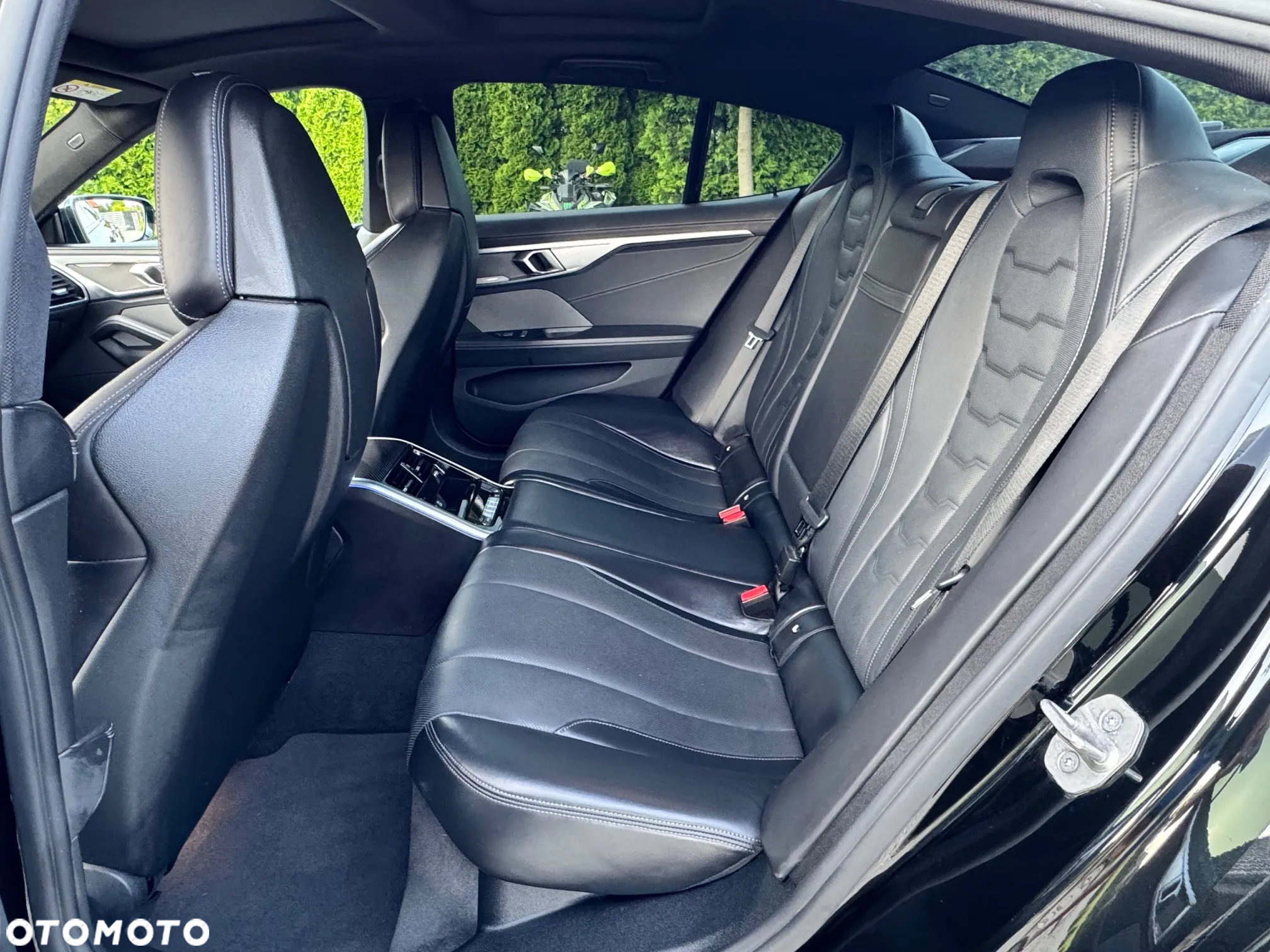 BMW Seria 8 M850i xDrive - 16
