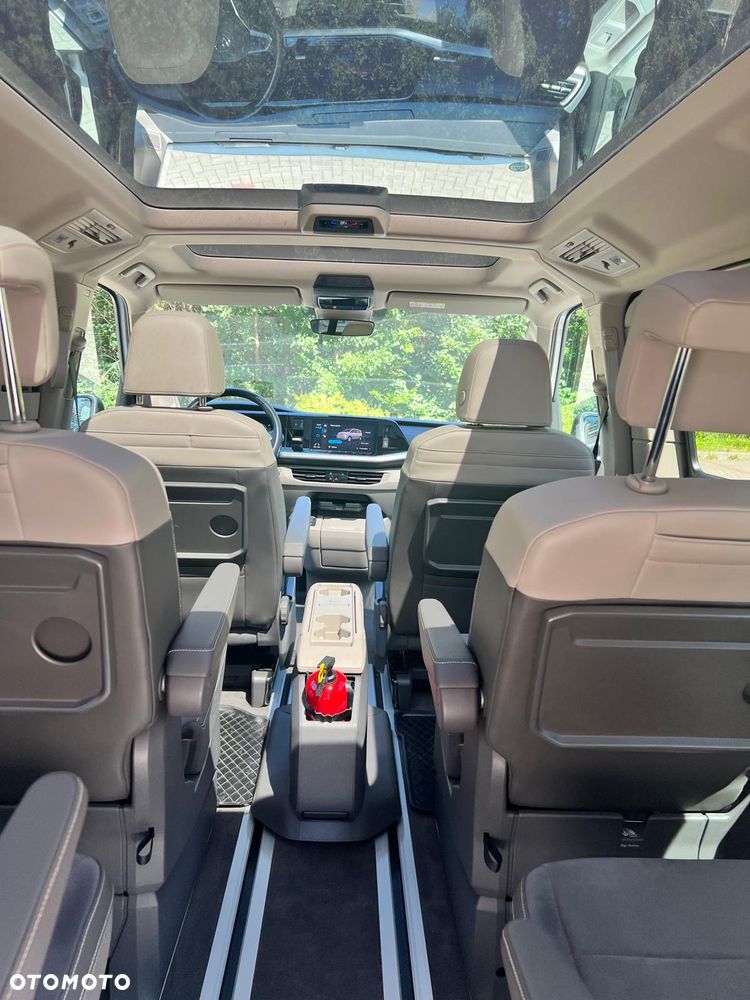Volkswagen Multivan - 24