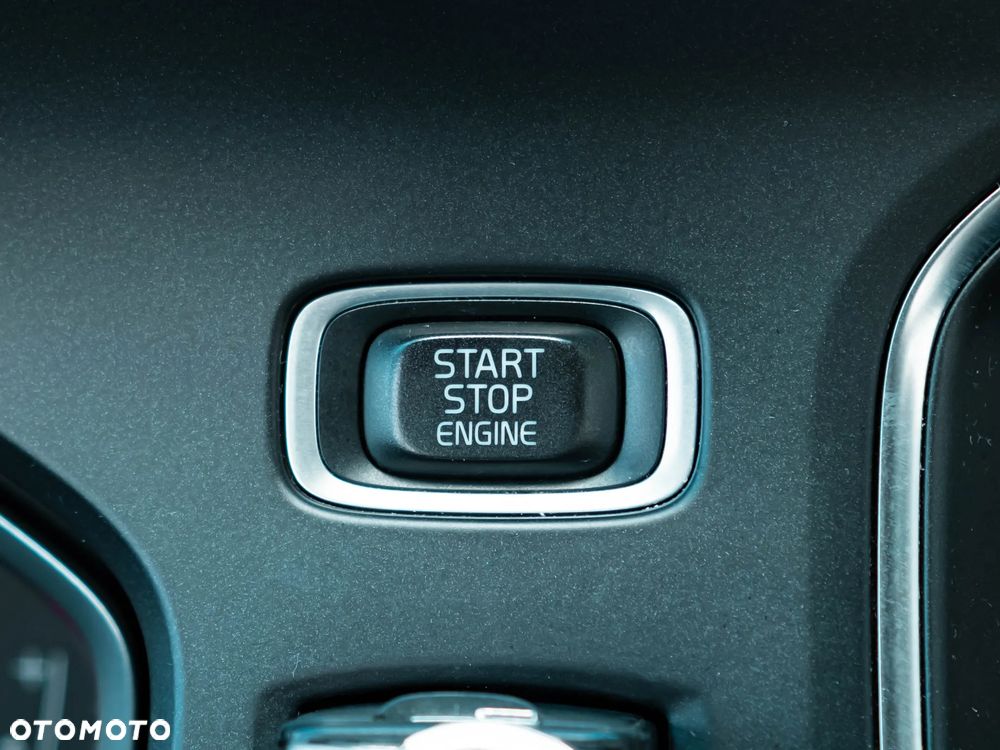 Volvo V40 D2 Momentum - 20
