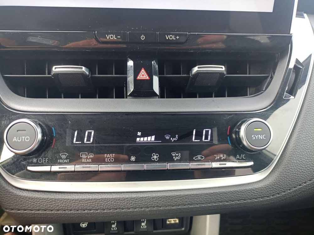 Toyota Corolla Cross - 20