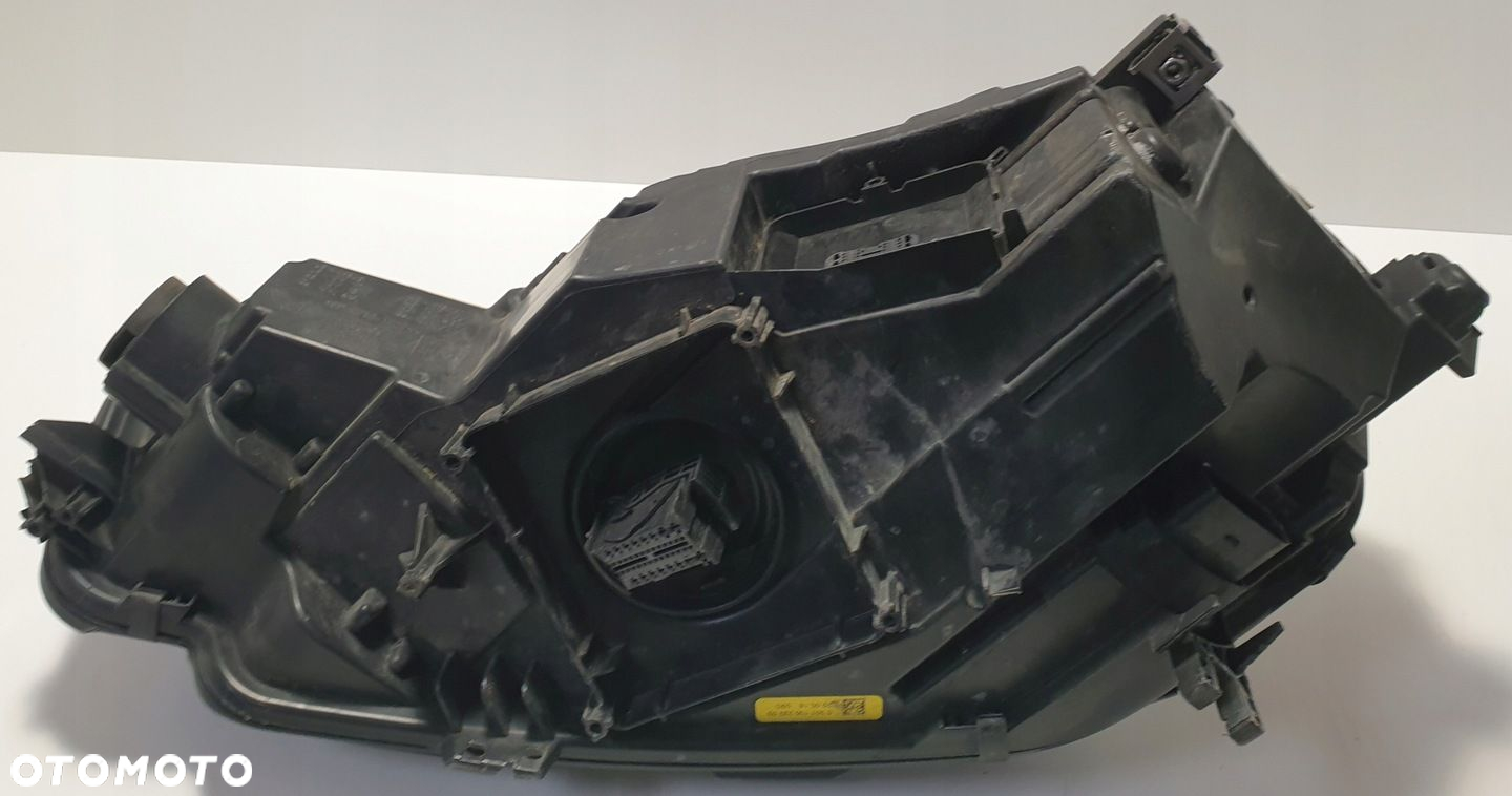 Audi A5 B9 Reflektor Prawy 8W6941034D - 2