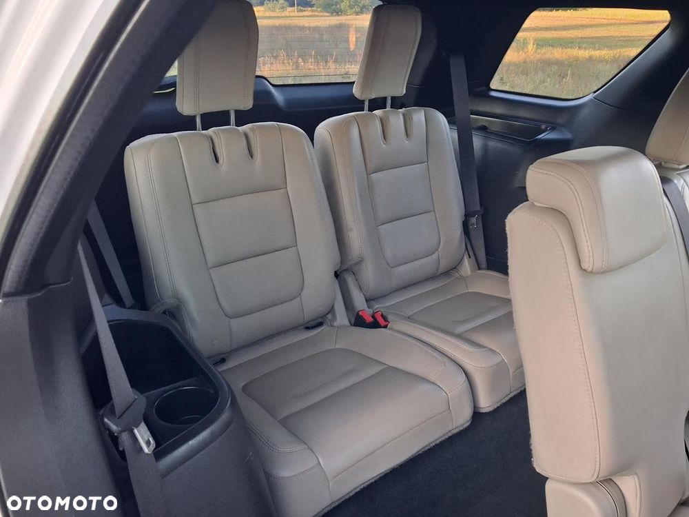 Ford Explorer - 28