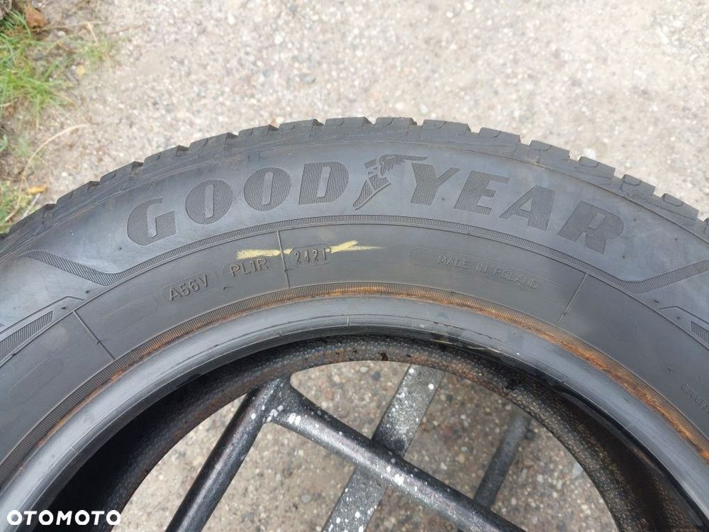 Opony zimowe 215.65.16 Goodyear 2021 rok - 4