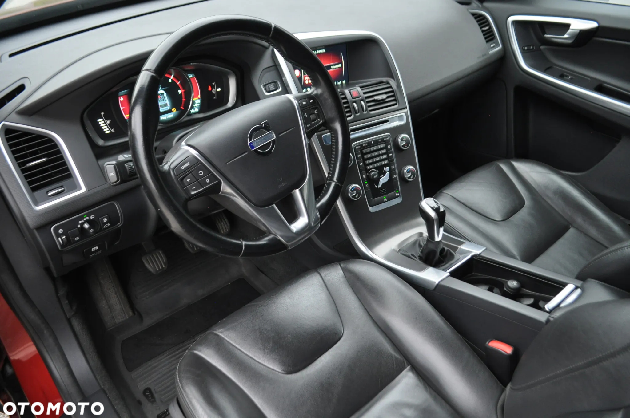 Volvo XC 60 D4 Drive-E Momentum - 28