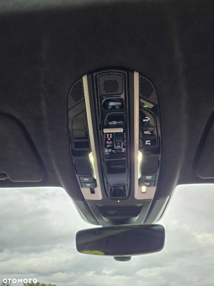 Porsche Cayenne - 15