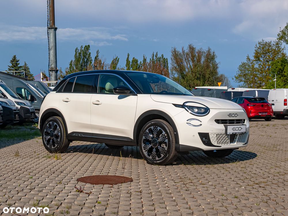 Fiat 600 1.2 Turbo La Prima eDCT - 4