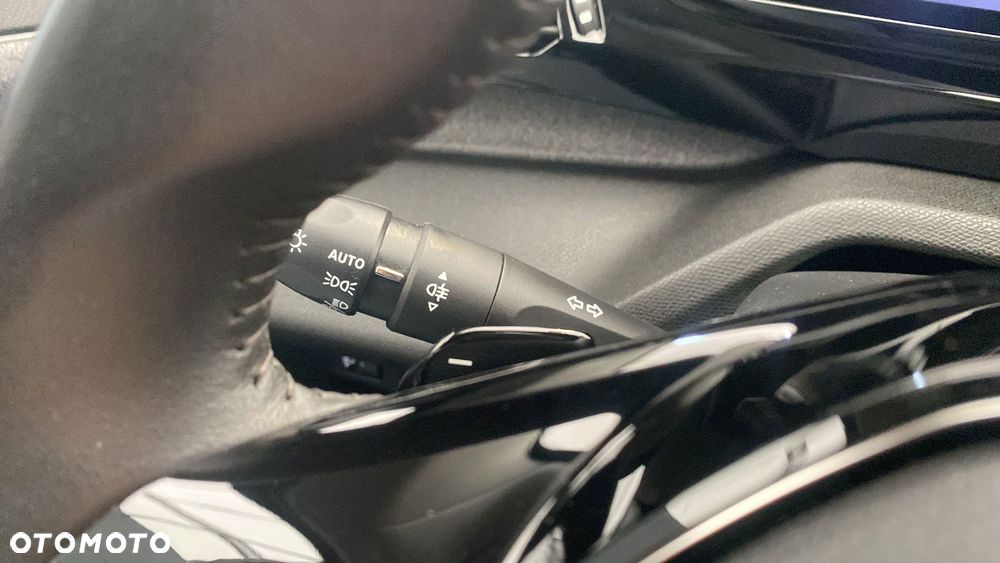 Peugeot 308 1.5 BlueHDi Allure S&S EAT8 - 24