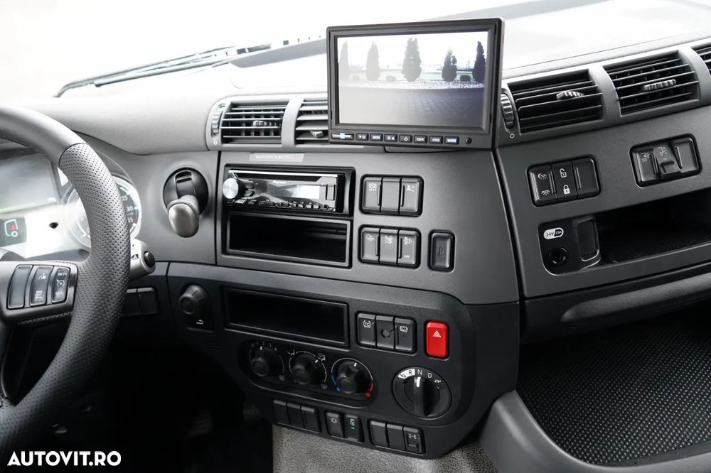 DAF CF 290 / 4X2 / SOLO / CORTINĂ 8M / HALOGEN DHOLLANDIA / PODEA REZISTENTĂ / EURO 6 - 30