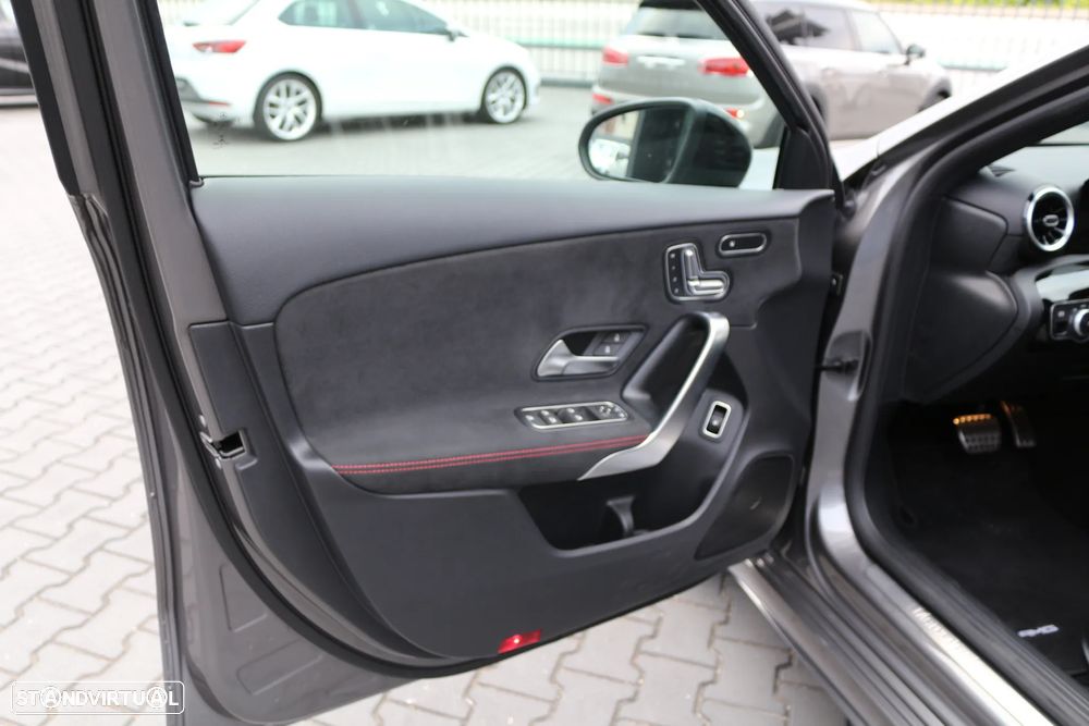 Mercedes-Benz A 250 e 8G-DCT AMG Line - 19