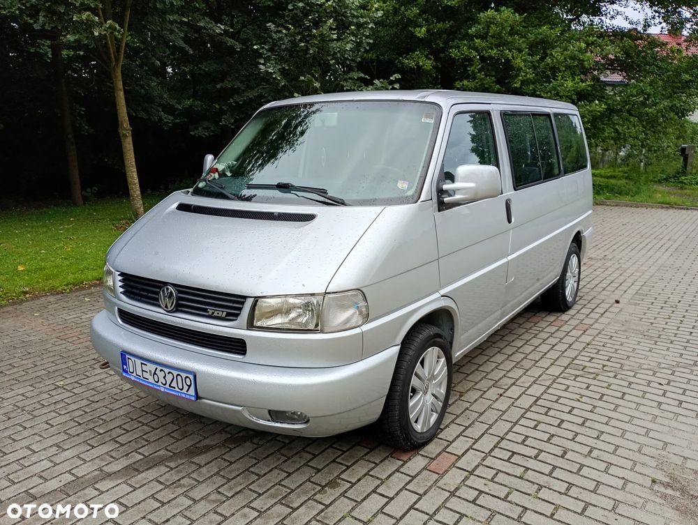 Volkswagen Caravelle - 10