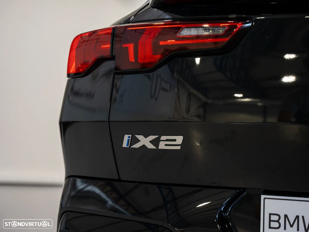 BMW iX2 eDrive20 Pack Desportivo M - 27