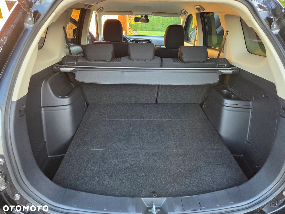 Mitsubishi Outlander - 13