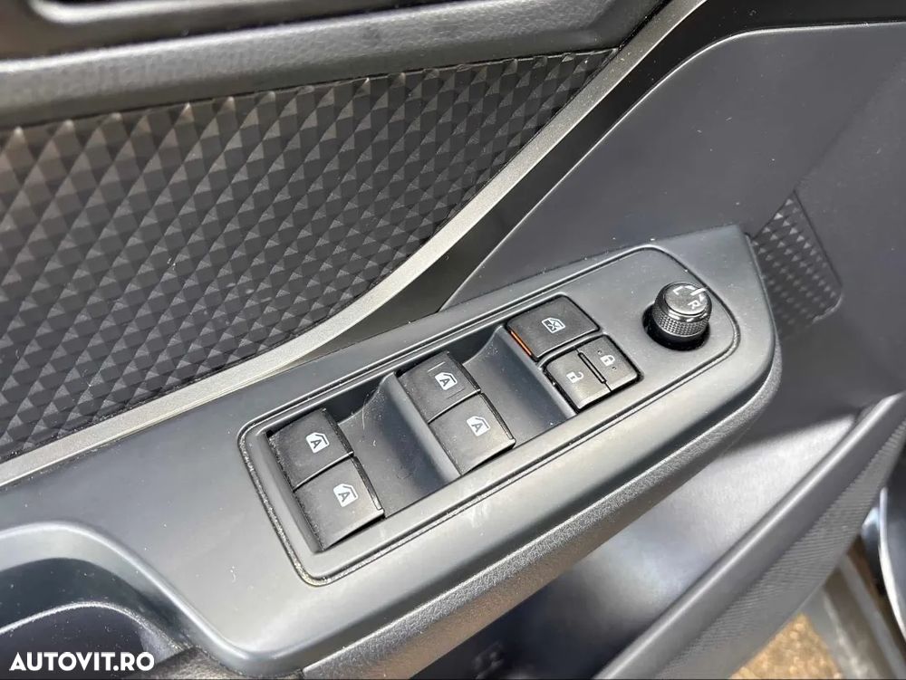 Toyota C-HR Flow - 12