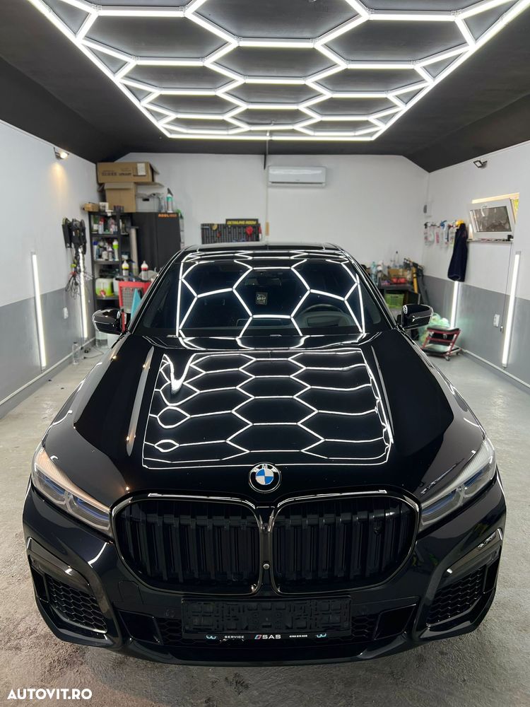 BMW Seria 7 740d xDrive MHEV - 8