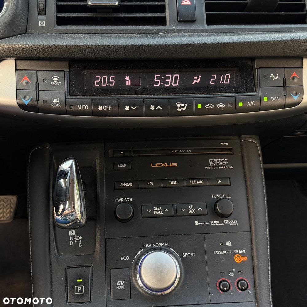 Lexus CT 200h Prestige - 11