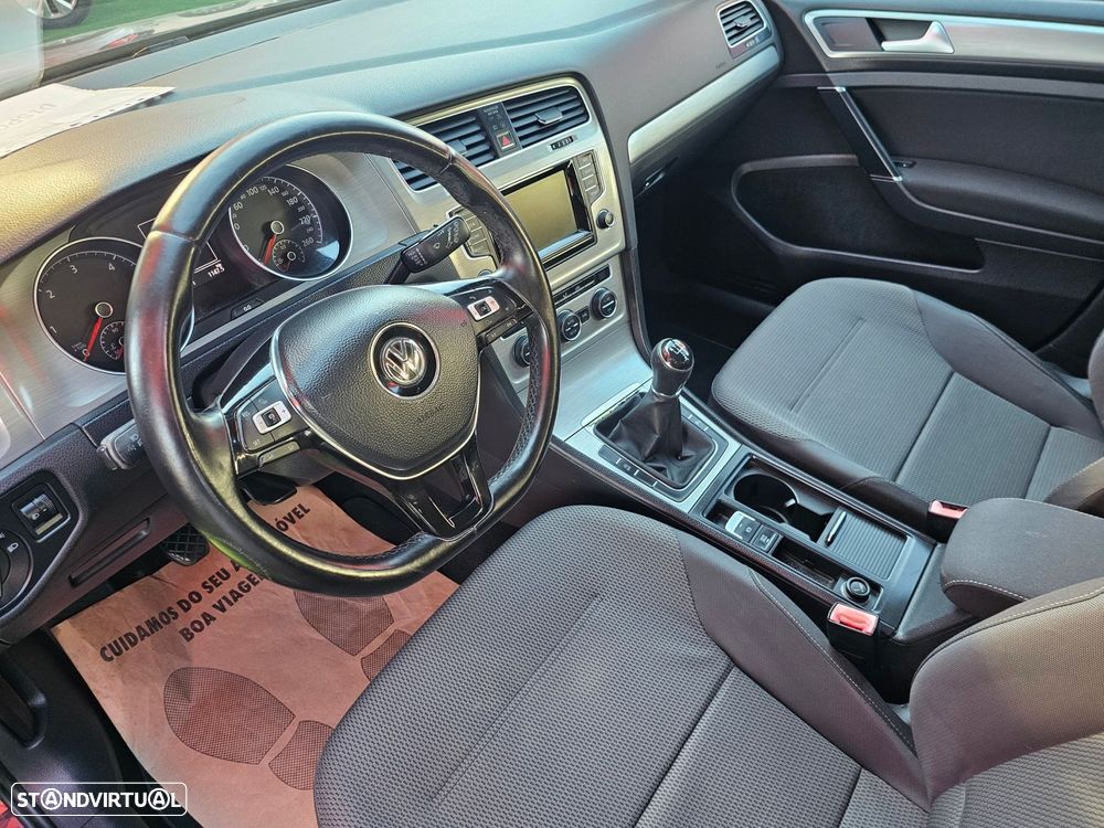 VW Golf 1.6 TDi Confortline - 6