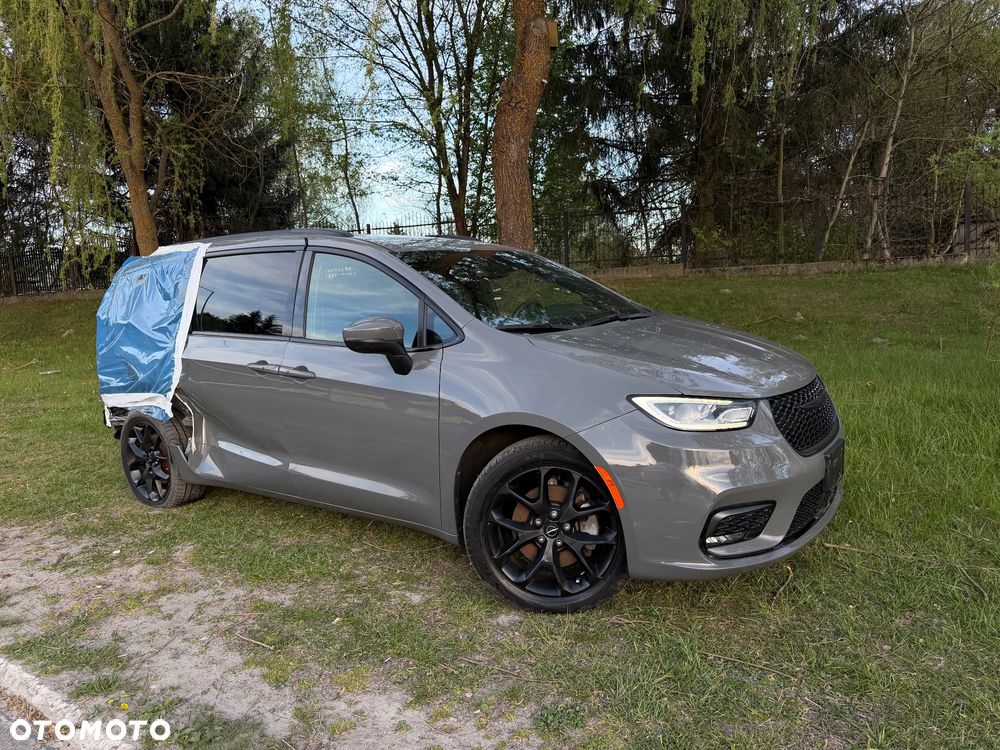 Chrysler Pacifica - 8