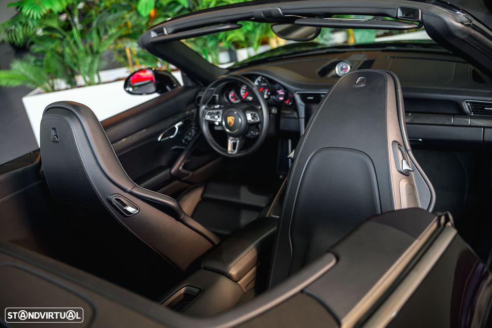 Porsche 911 (991) Turbo S Cabriolet - 33