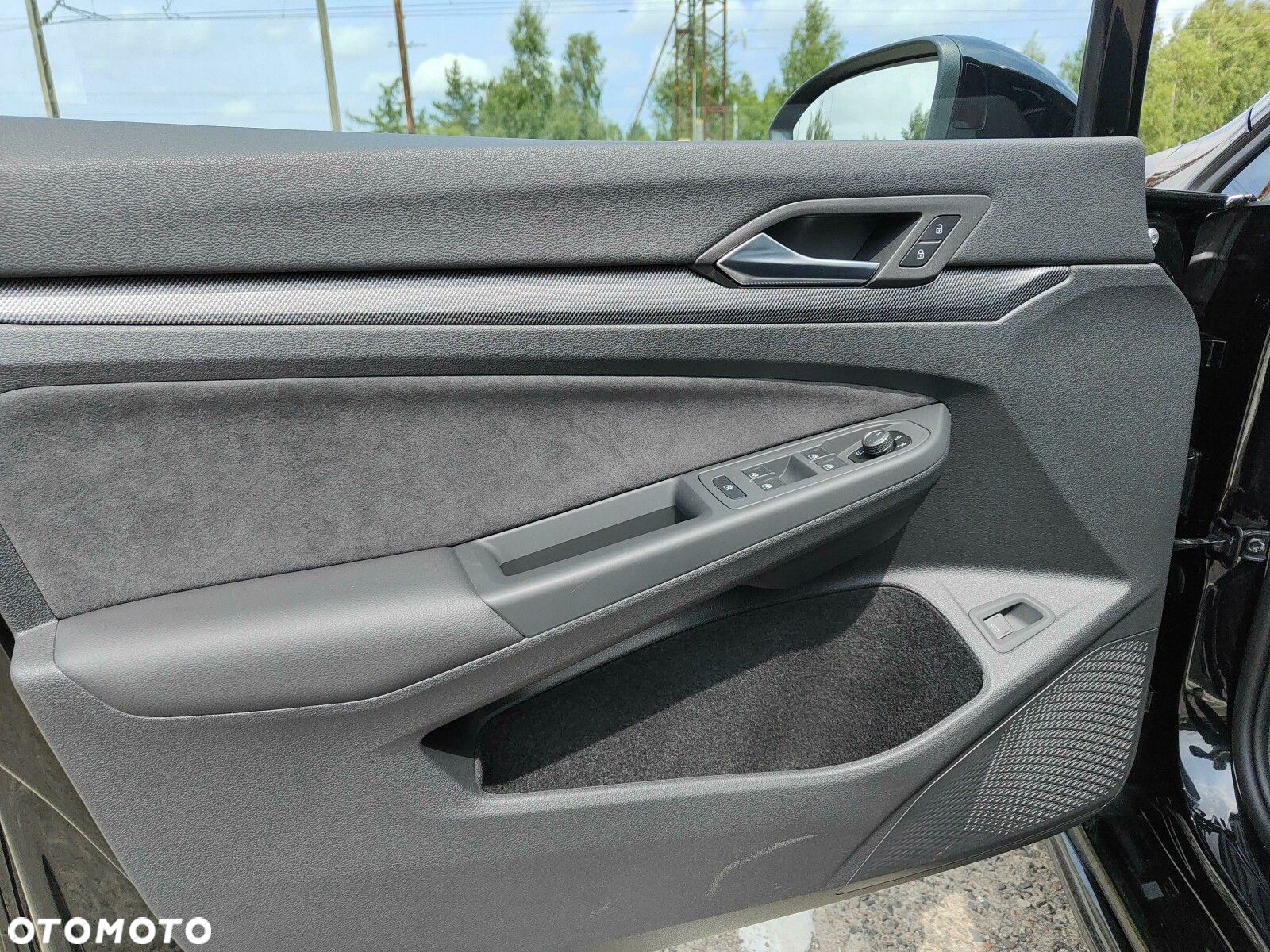 Volkswagen Golf VIII 1.5 eTSI mHEV R-Line Plus DSG - 14