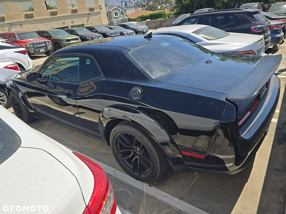 Dodge Challenger - 5