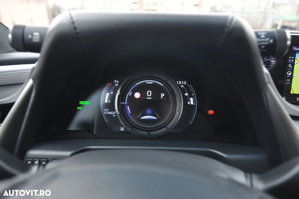 Lexus Seria ES 300h F Sport - 24