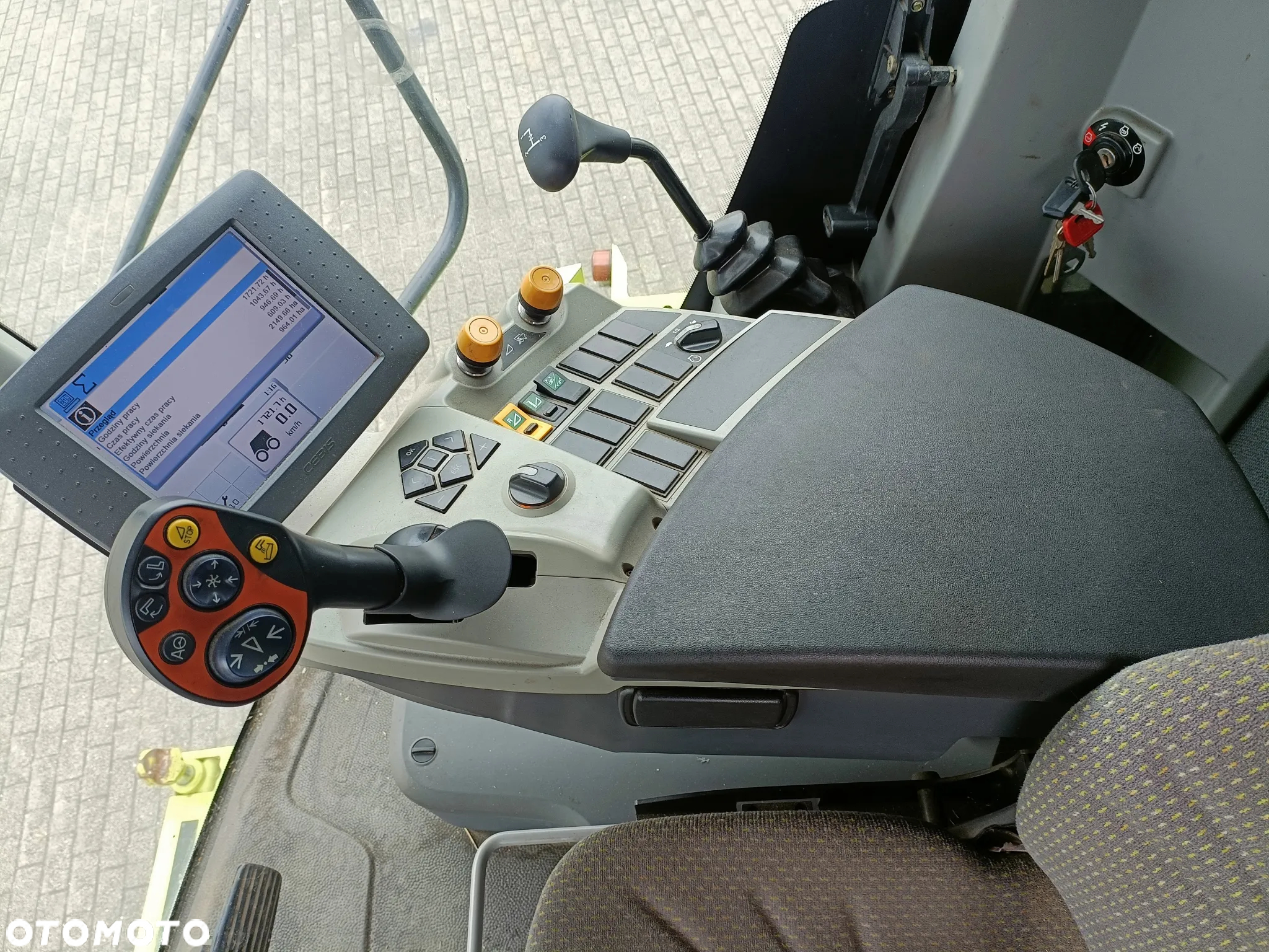 Claas Tucano 450 - 11