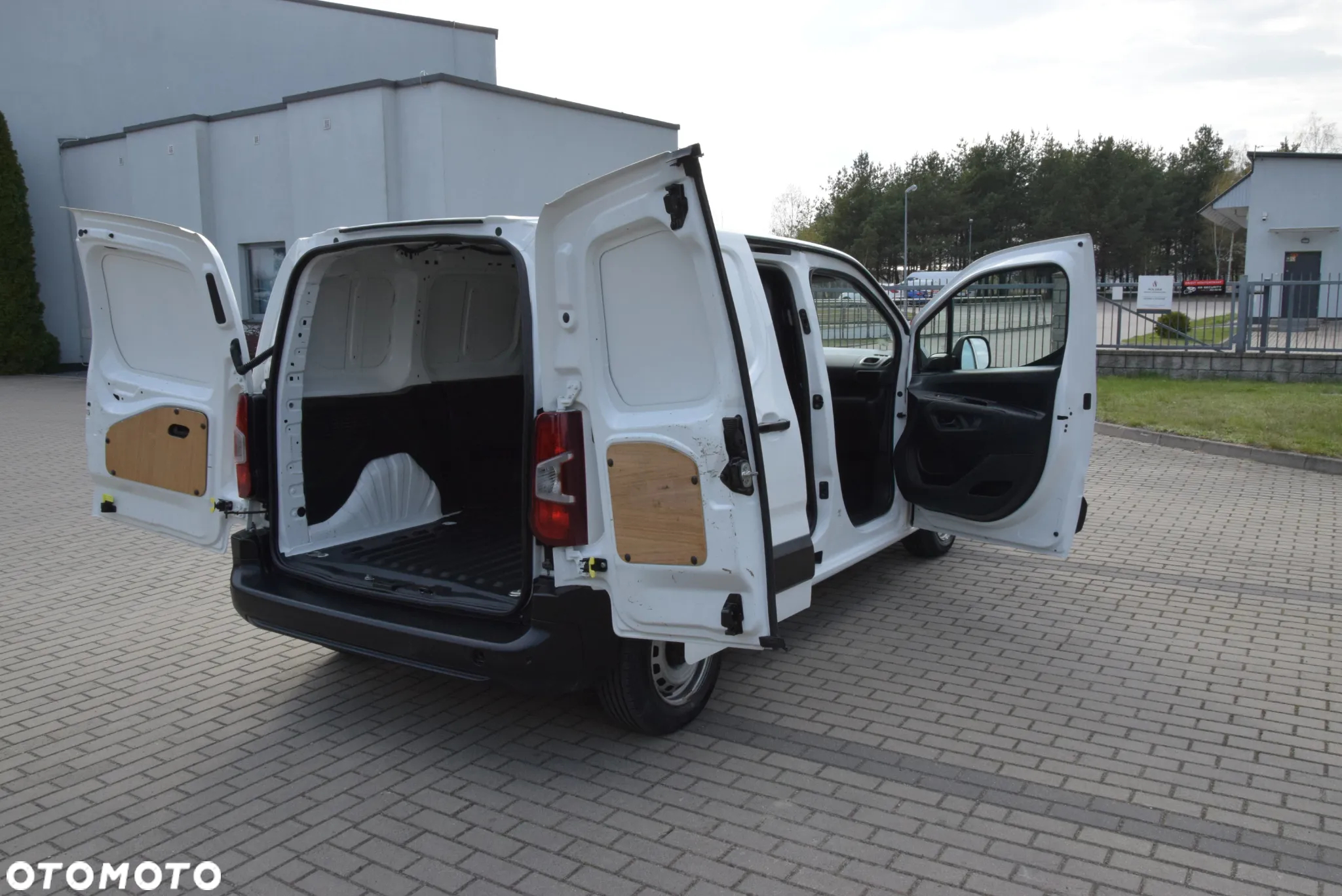 Citroën BERLINGO - 8