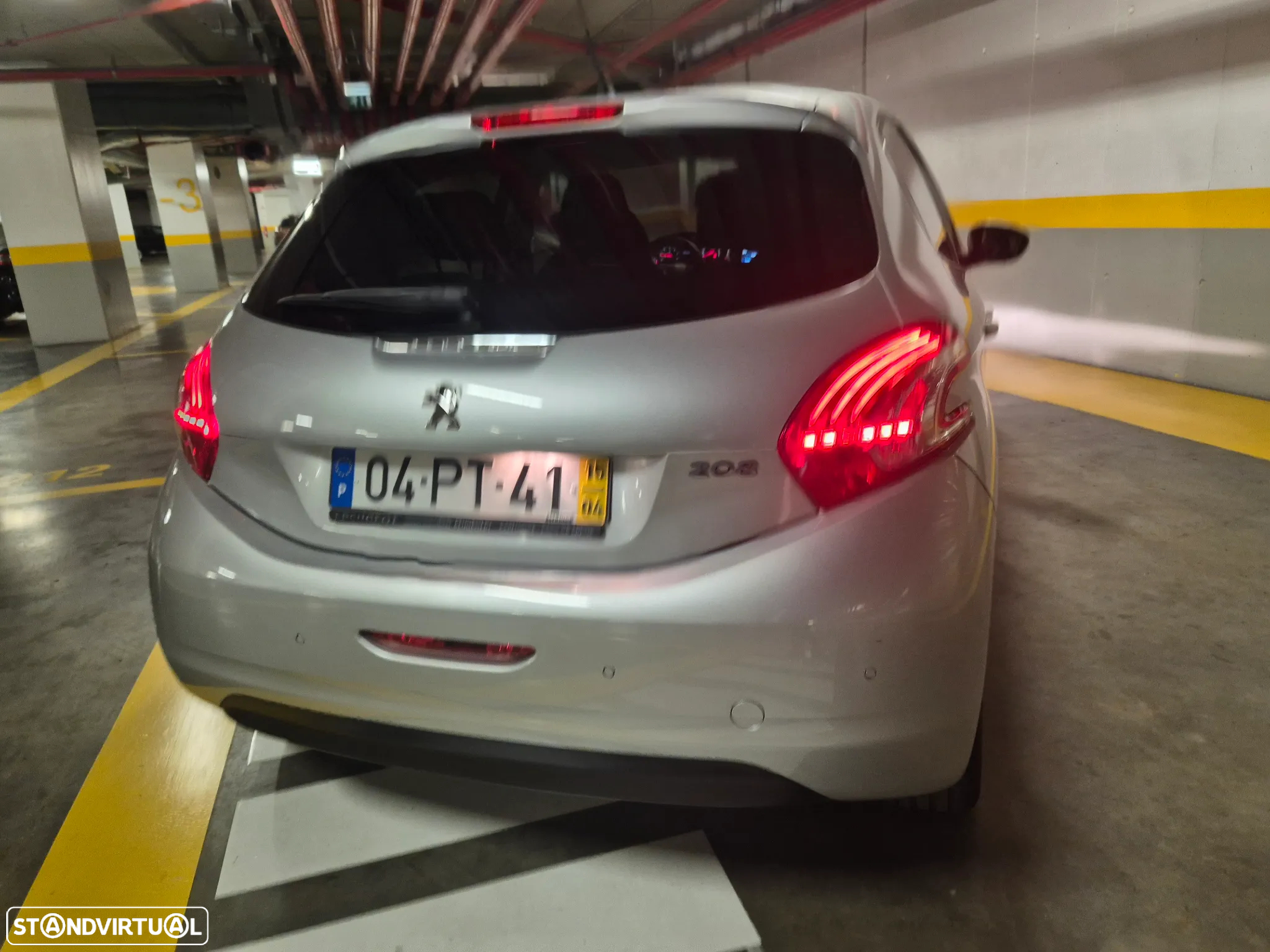 Peugeot 208 1.4 HDi SE Style - 12