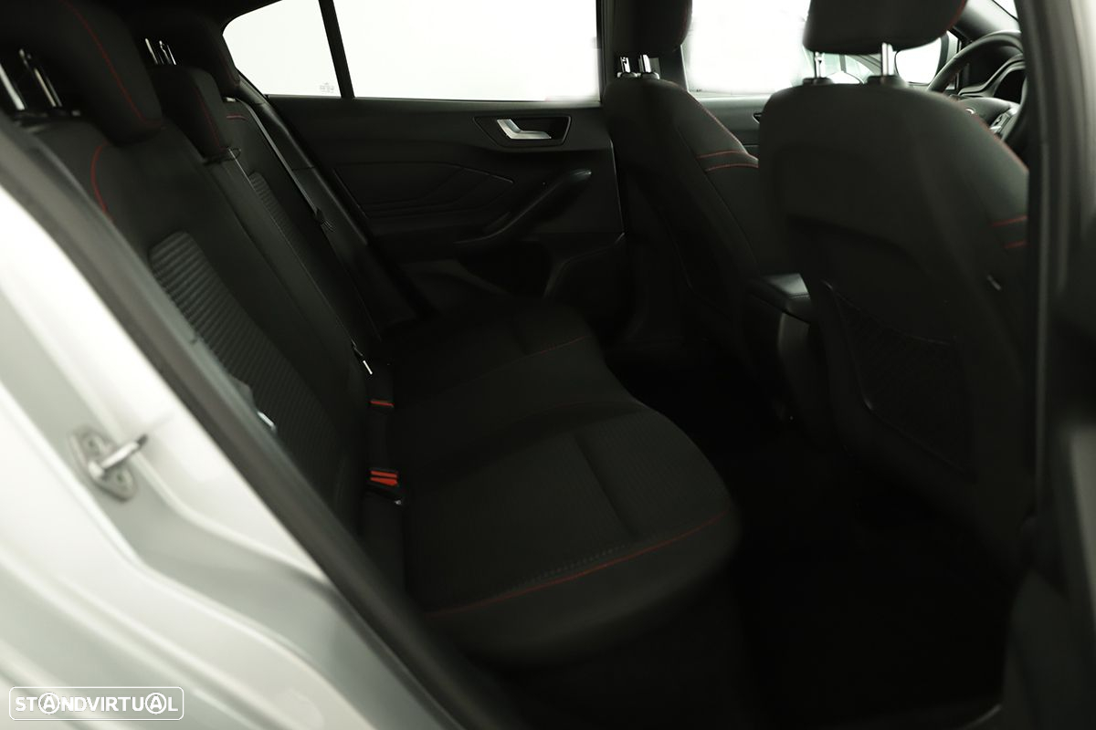 Ford Focus 1.0 EcoBoost MHEV ST-Line - 22