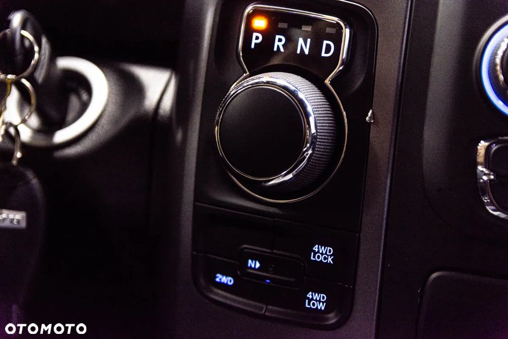 Dodge RAM 1500 5.7 4x4 - 24