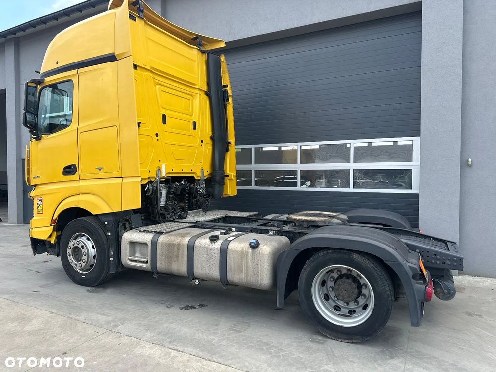 Mercedes-Benz ACTROS - 3