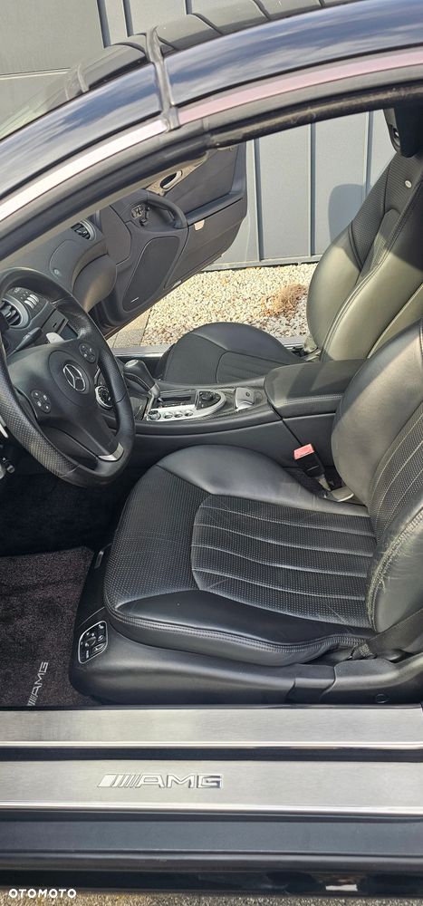 Mercedes-Benz SL 63 AMG SPEEDSHIFT MCT - 11