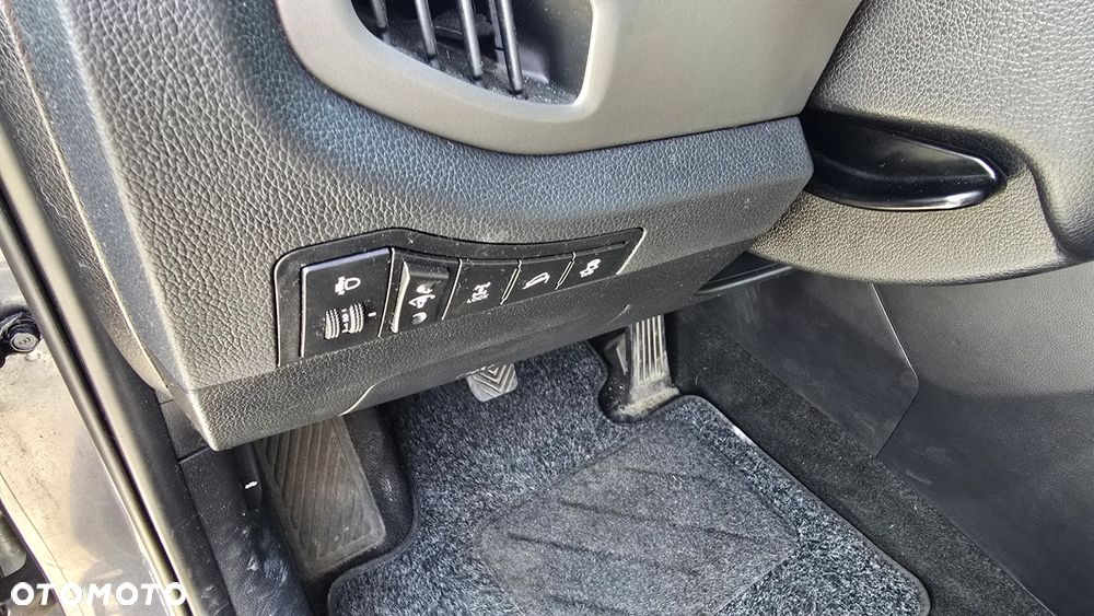 Kia Sportage 2.0 CRDI 4WD Attract - 13