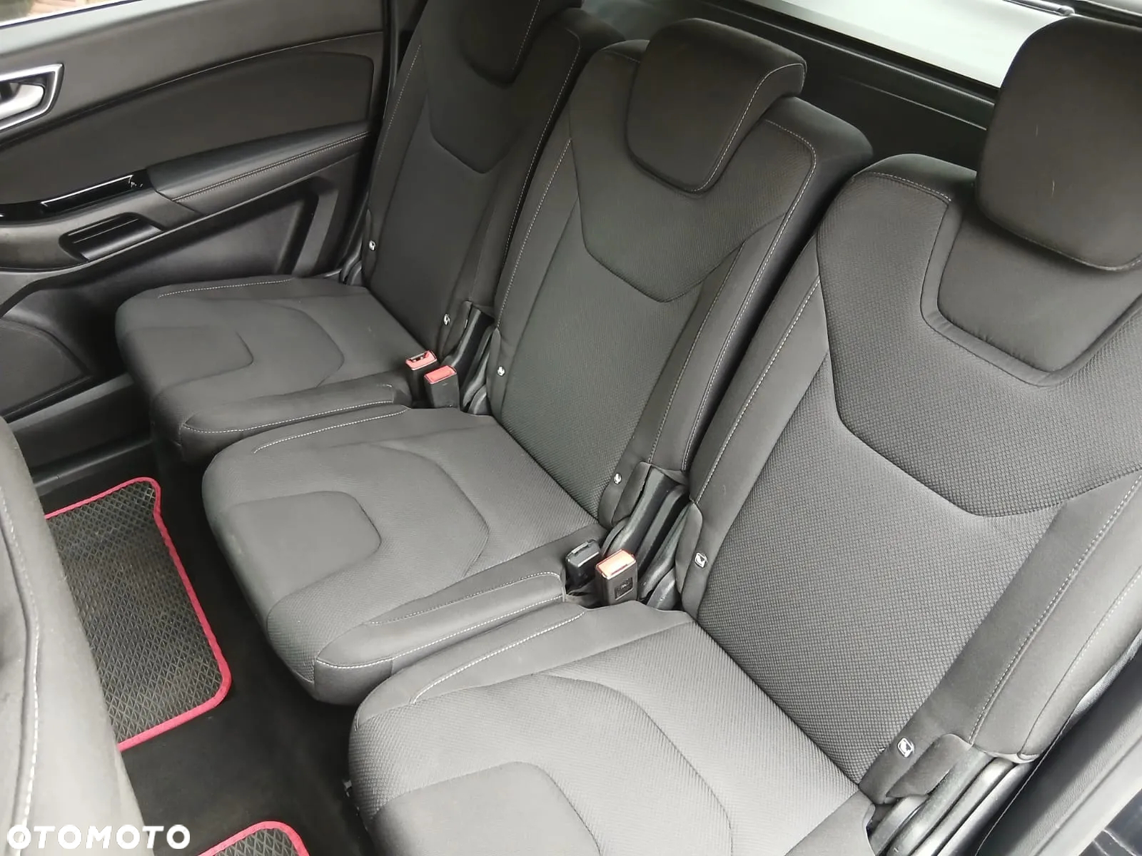 Ford S-Max - 34