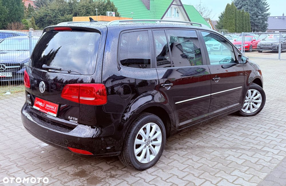 Volkswagen Touran - 10