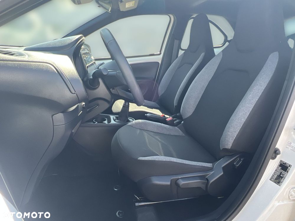 Toyota Aygo X - 10