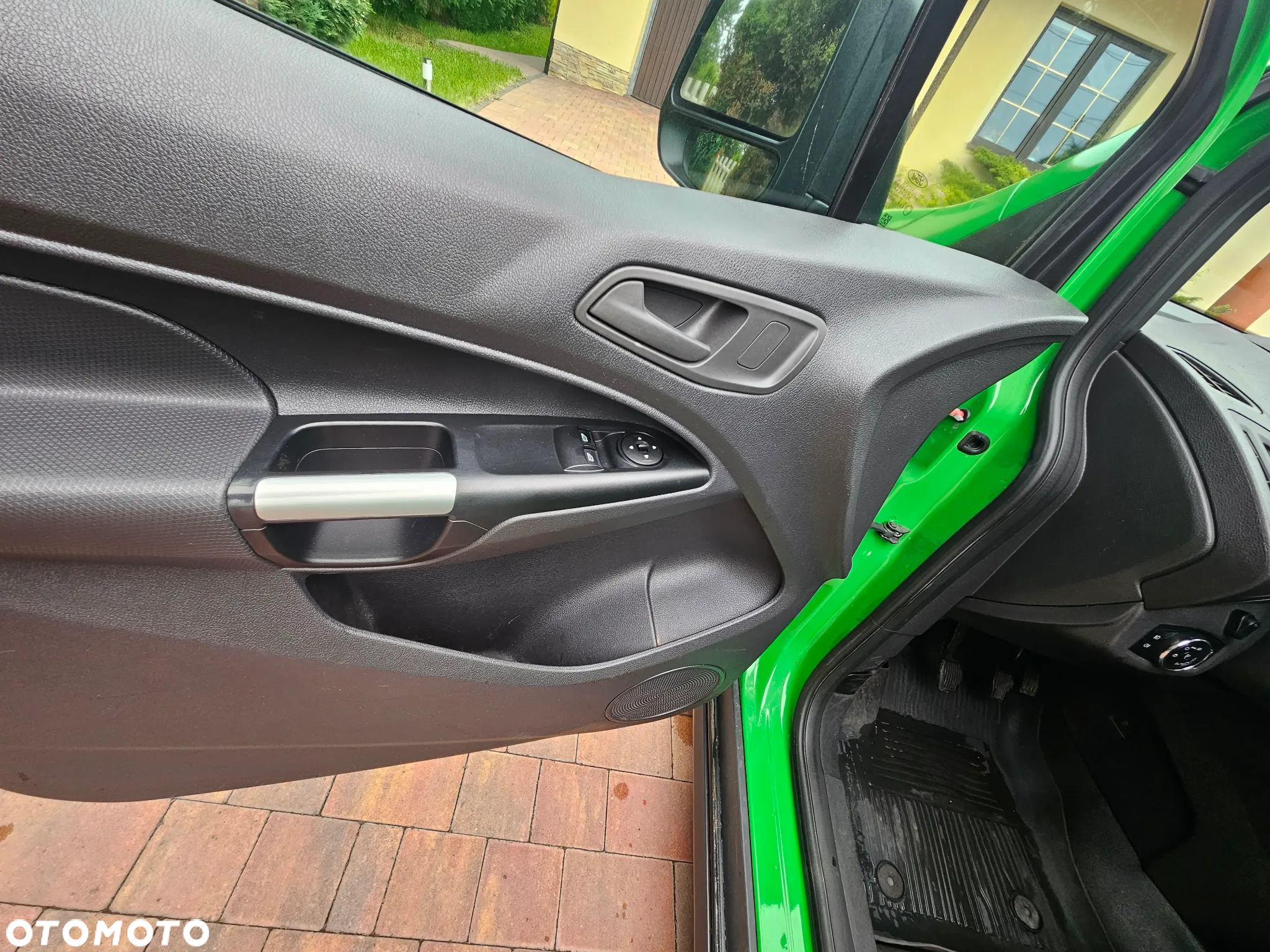 Ford Transit Connect - 19