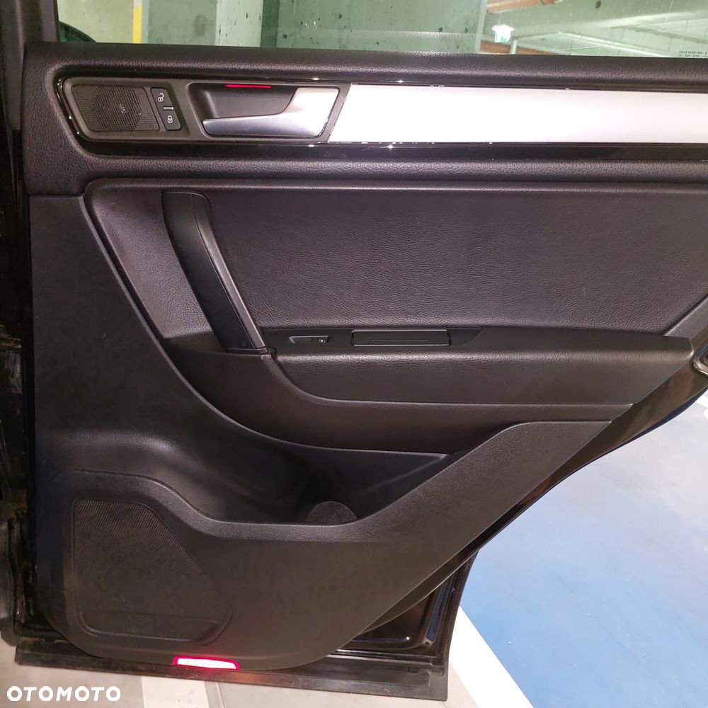 Volkswagen Touareg 3.0 V6 TDI Blue Motion DPF Automatik - 24