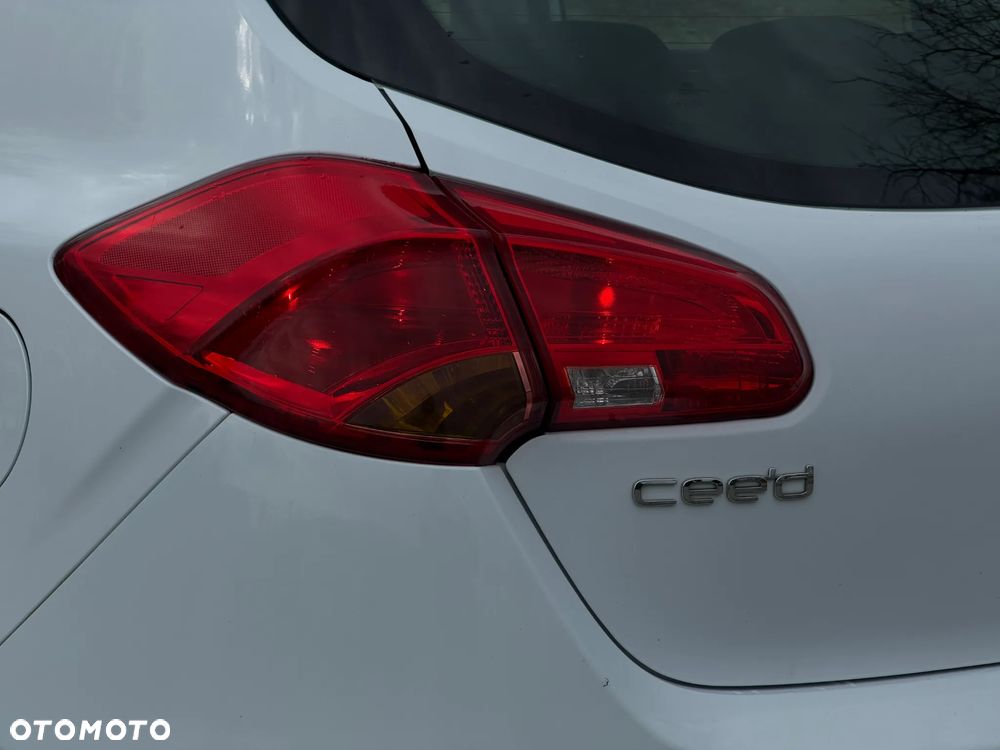 Kia Ceed 1.4 CVVT Dream Team Edition - 29