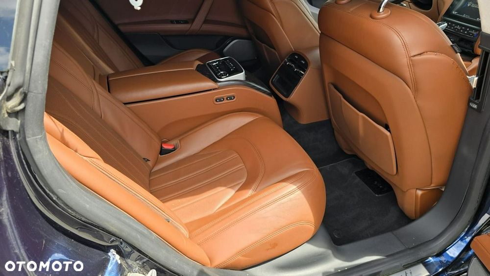Maserati Quattroporte - 35