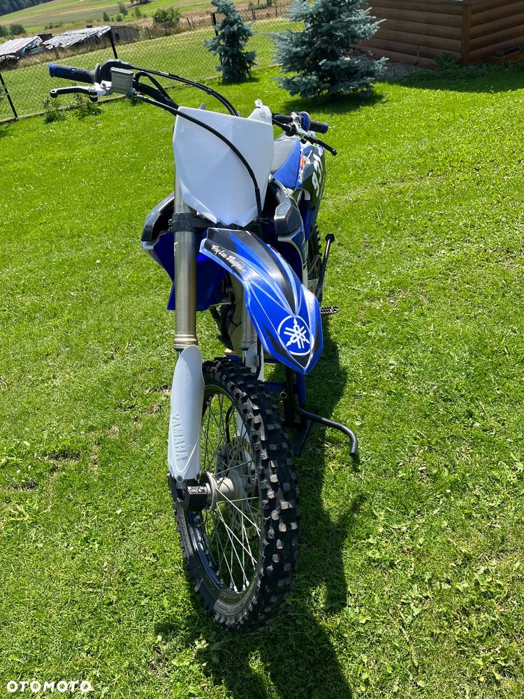 Yamaha YZF - 12