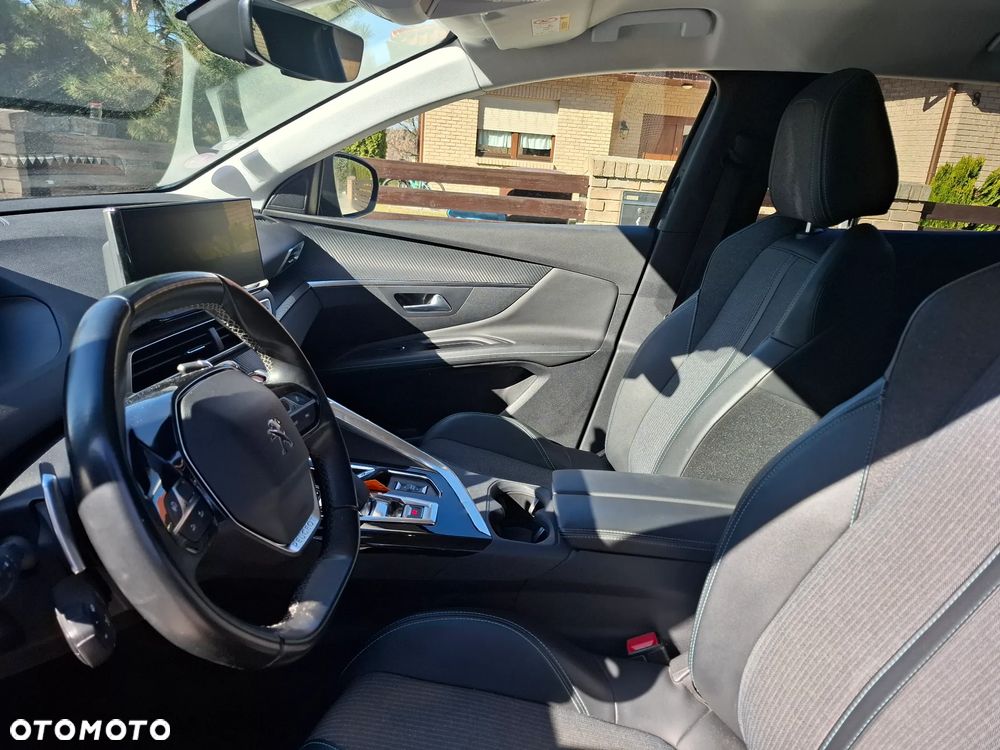Peugeot 3008 1.6 PureTech Hybrid PHEV Allure Pack S&S EAT8 - 23