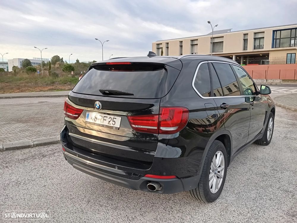 BMW X5 25 d sDrive Comfort 7L - 3